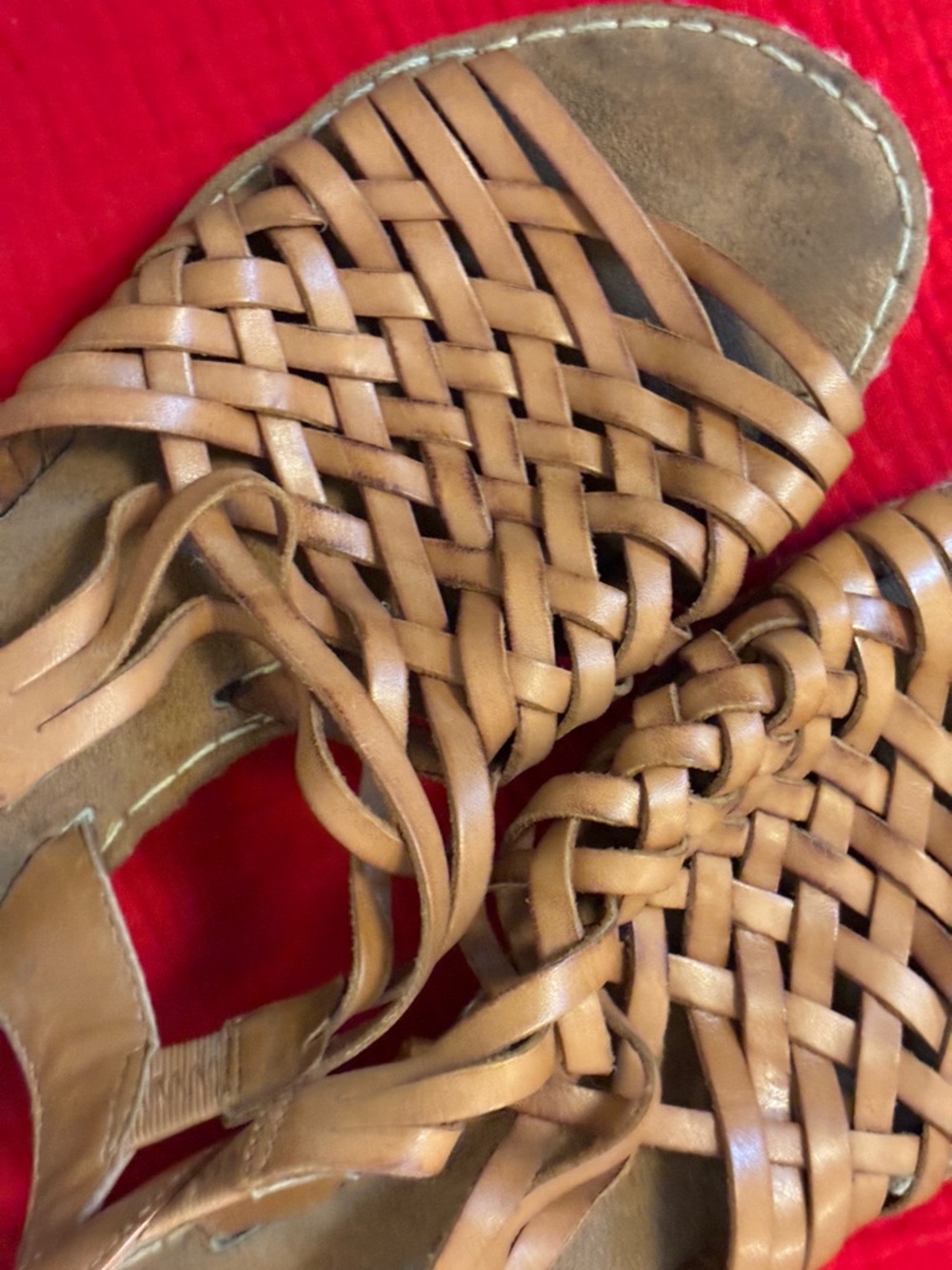 Vintage 80s Tan Woven Leather Huarache  Slingback Sandals w/ Low Wedge Heels - Picture 4 of 10